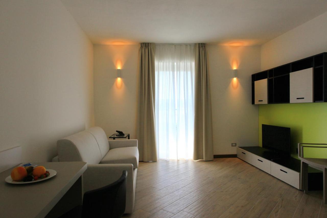 Hotel Ponti Анджера Екстер'єр фото